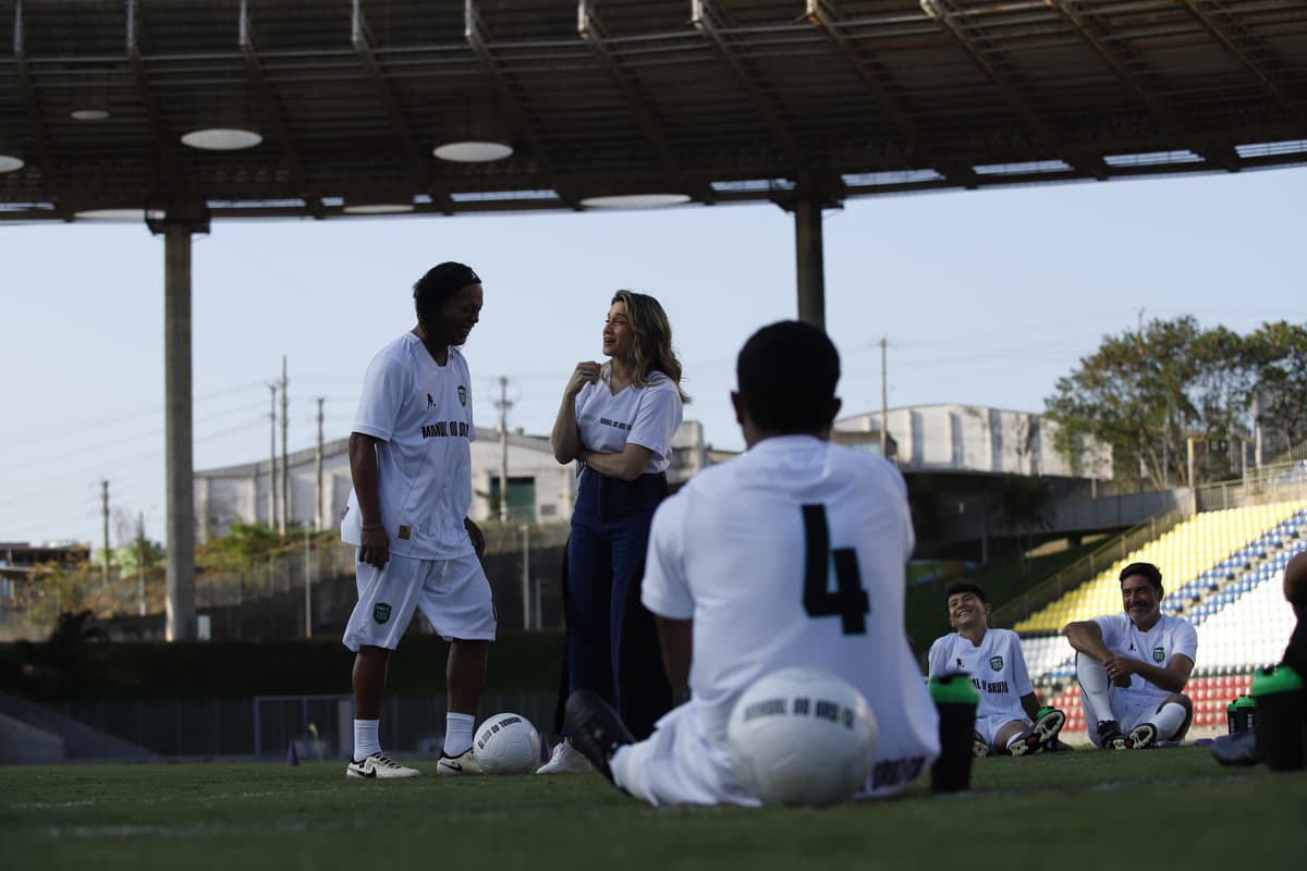 Ronaldinho's football reality show reaches 300,000 candidates