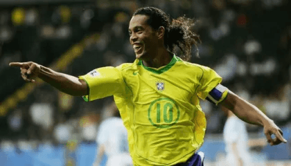 "Ronaldinho Gaúcho's Manual": Ronaldinho Gaúcho's project breaks registration record