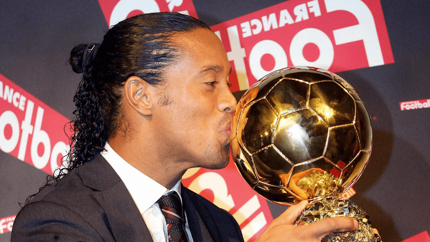 ronaldinho-gaúcho-bola-de-ouro